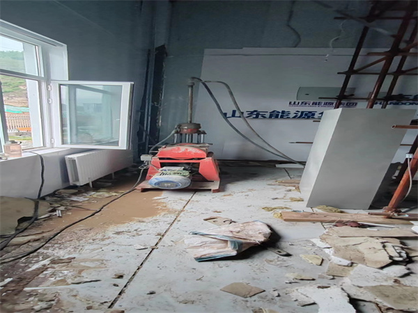 新田地基基础下沉墙体裂缝加固注浆顶升施工